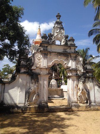 Kathaluwa Old Temple
