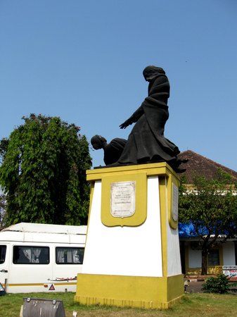 Statue of Abbe Faria
