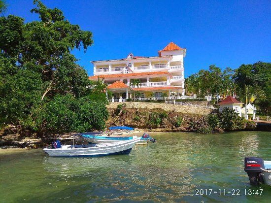 Cayo Levantado Beach