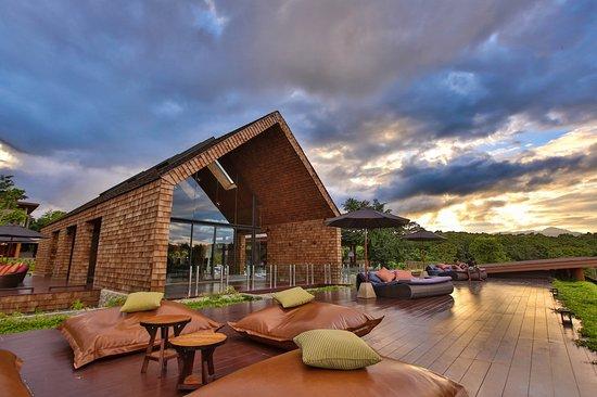 The Barn: Panoramic Bar