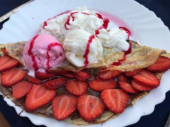 Ellinadiko Taverna Restaurant