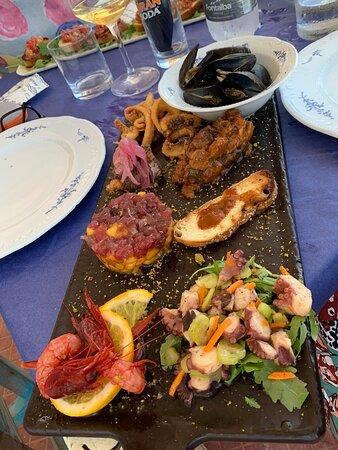 Cafe La darsena Wine Bar