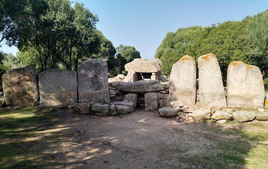 Tomba dei Giganti Su Monte 'e S'Abe